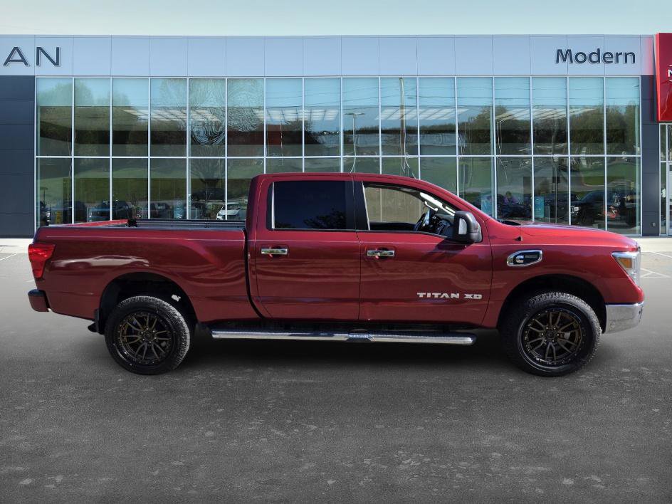 2019 Nissan Titan SV photo 4