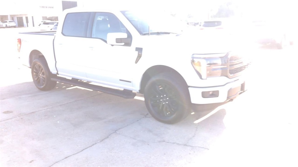 2025 Ford F-150 Lariat photo 2