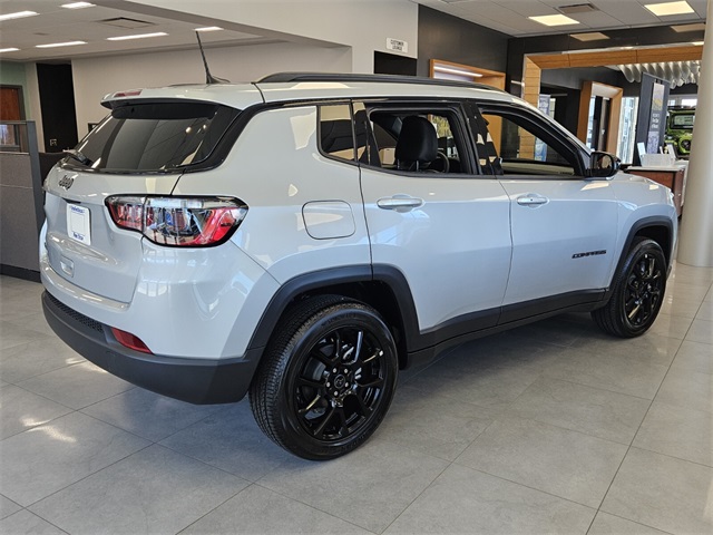 2026 Jeep Compass Latitude photo 12