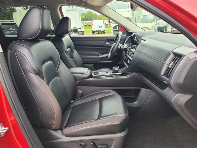 2023 Nissan Pathfinder SL photo 18