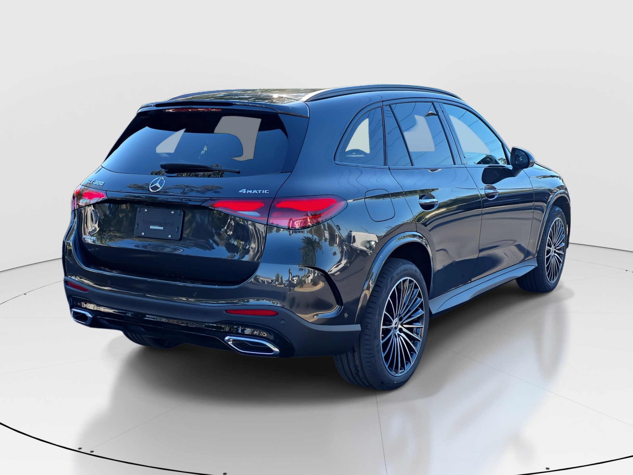 2026 Mercedes Benz GLC 300 4MATIC photo 3