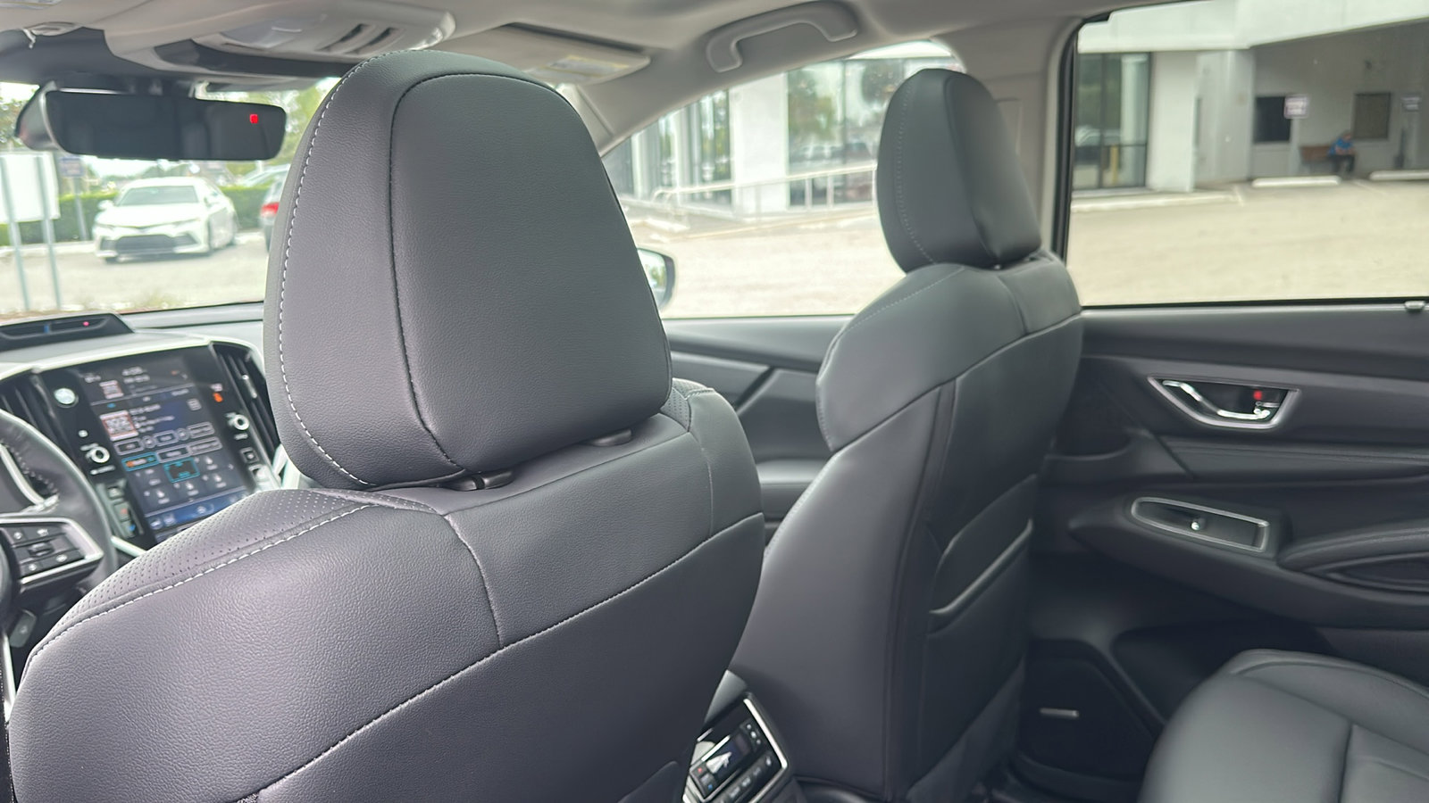 2025 Subaru Ascent Limited photo 17
