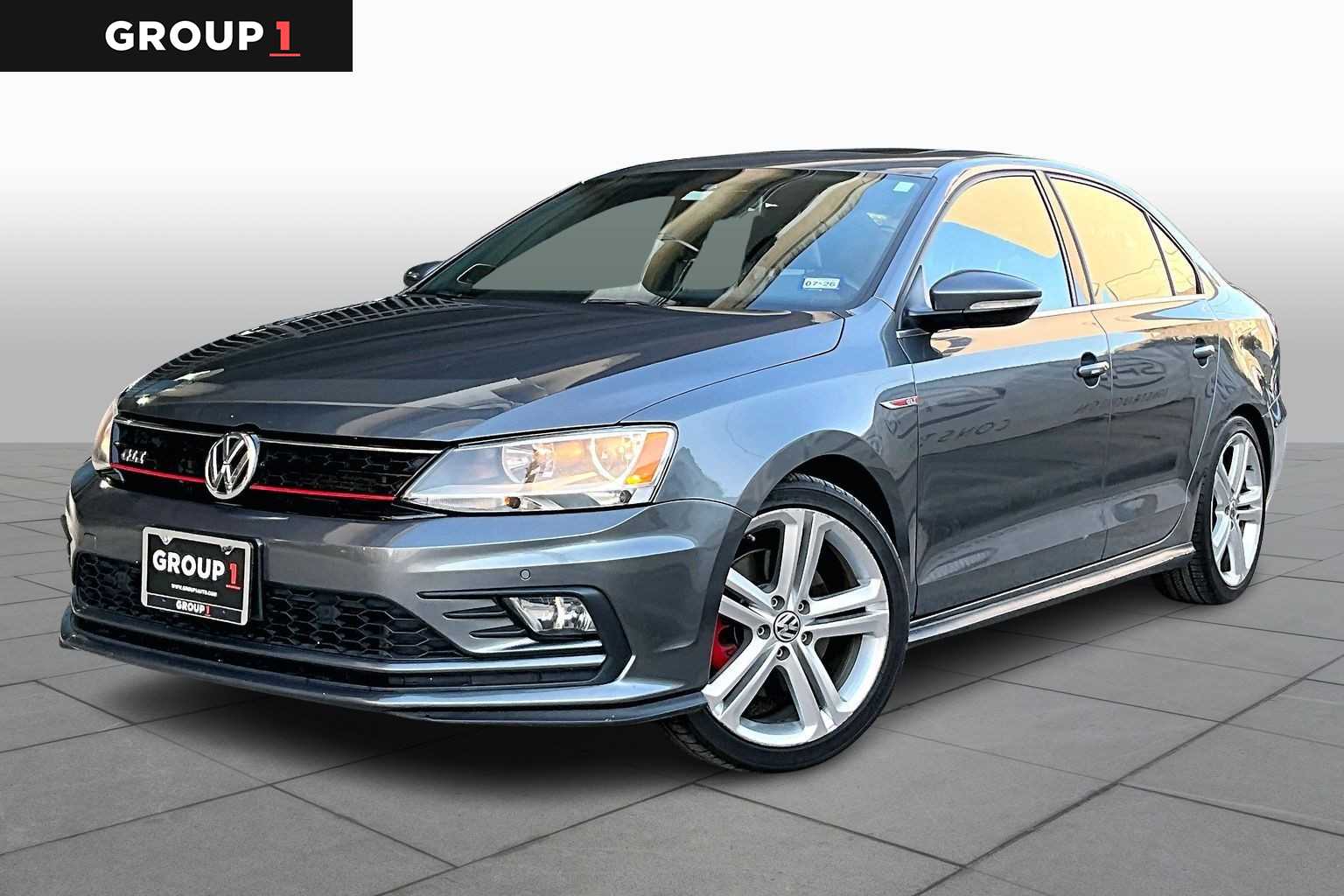 2016 Volkswagen Jetta GLI SE's photo