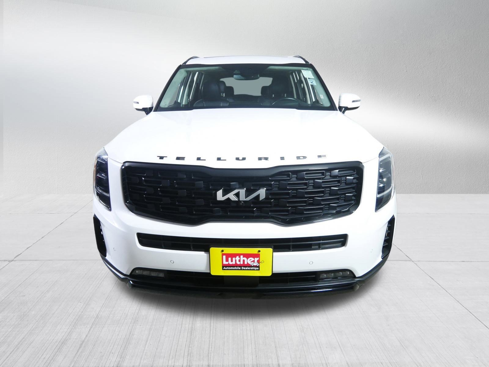 Used 2022 Kia Telluride SX with VIN 5XYP5DHC2NG219999 for sale in Brooklyn Center, Minnesota