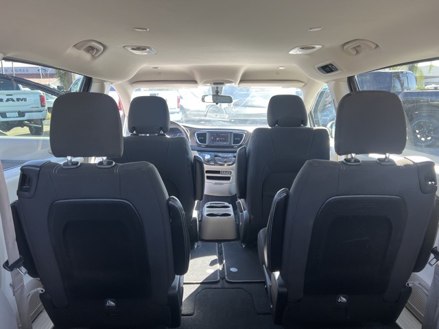 2022 Chrysler Voyager LX photo 23