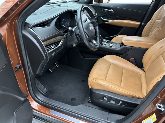 2019 Cadillac XT4 Sport photo 3
