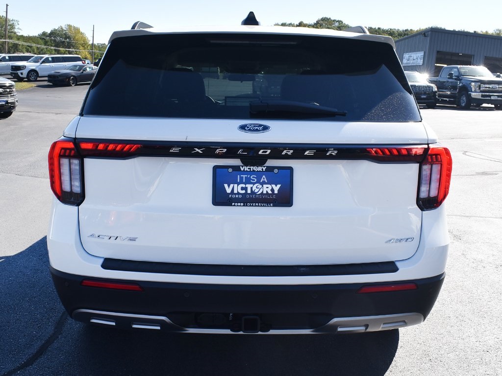 2025 Ford Explorer photo 23