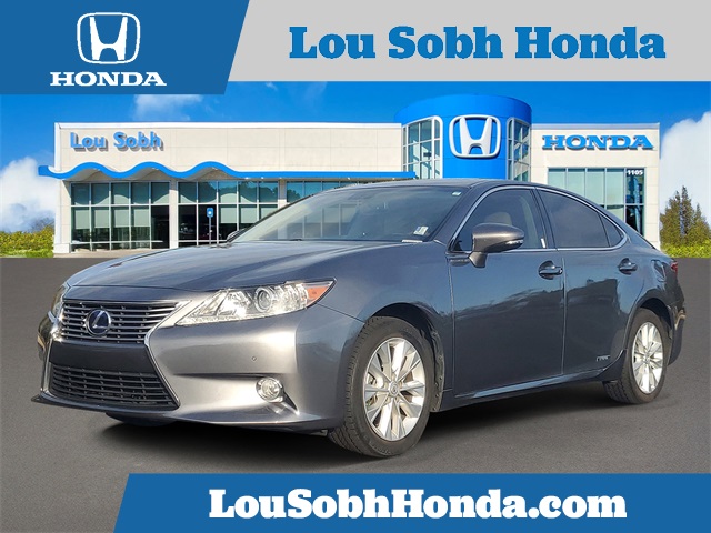 2013 Lexus ES 300h's photo