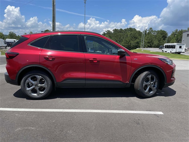2025 Ford Escape ST-Line photo 2