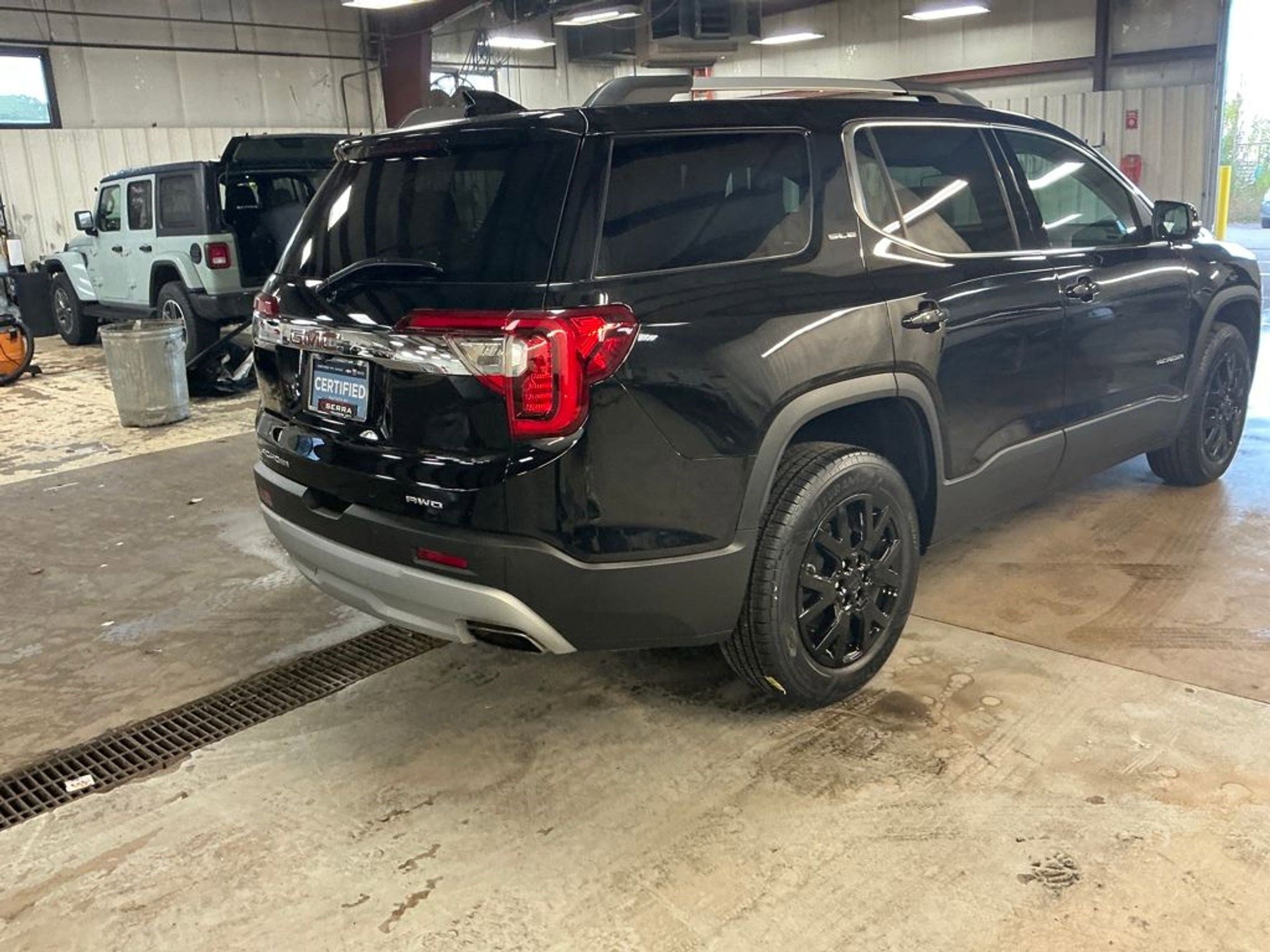 2023 Gmc Acadia SLE photo 2