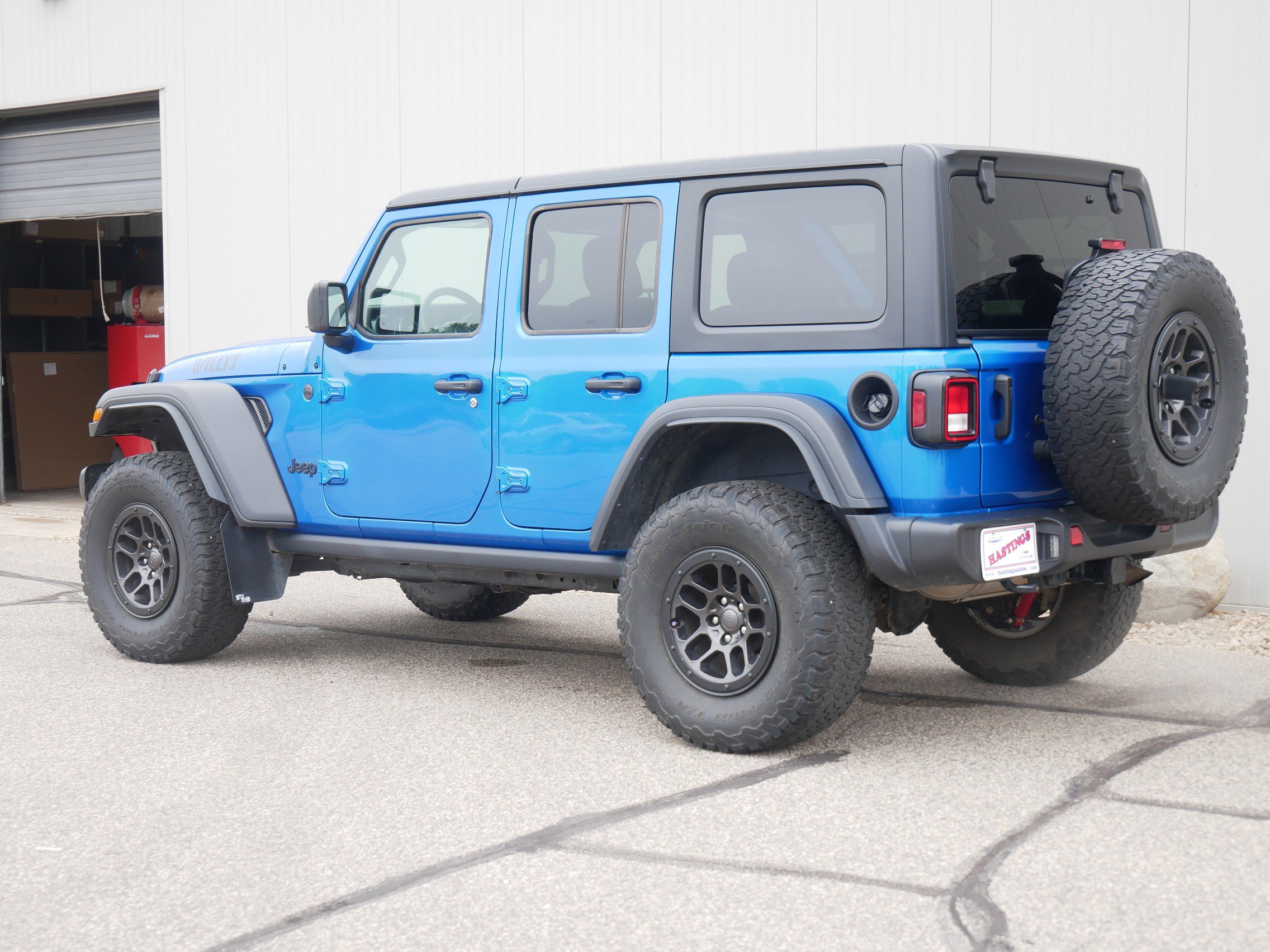 2023 Jeep Wrangler Willys photo 2