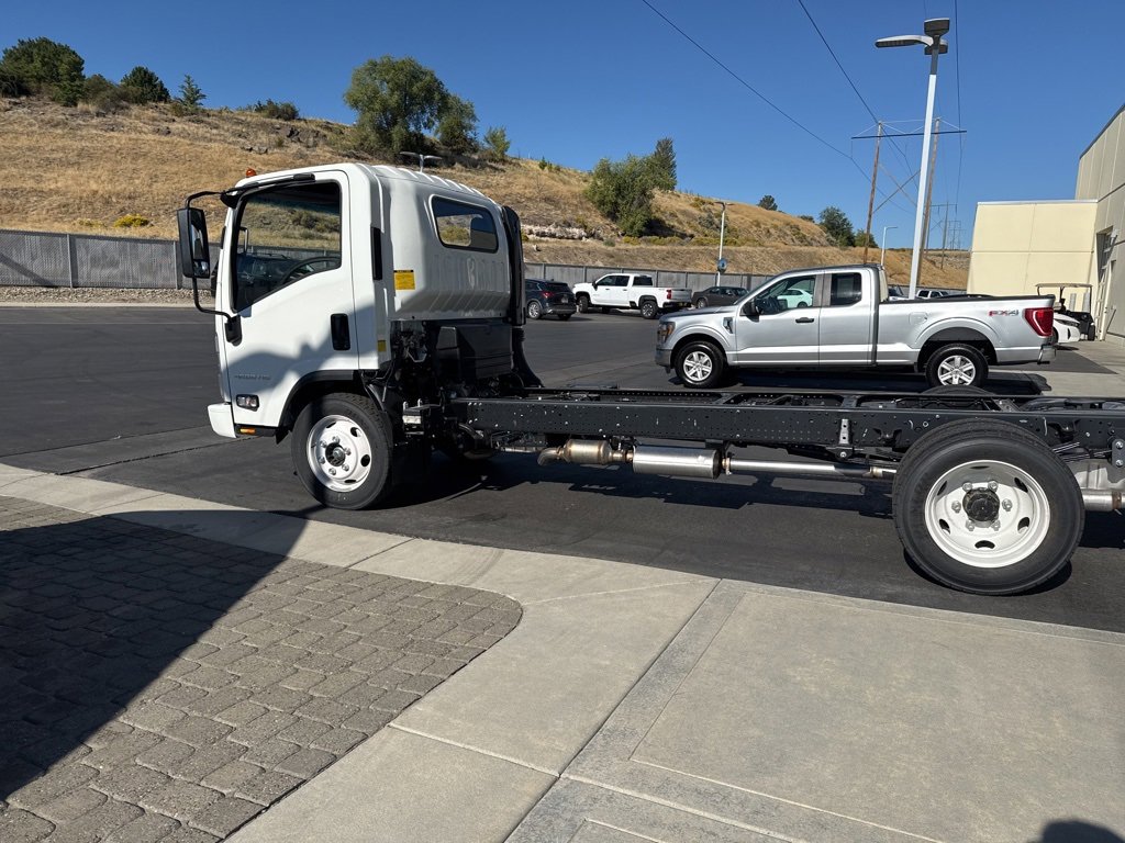 2025 Chevrolet Silverado 4500HD photo 3