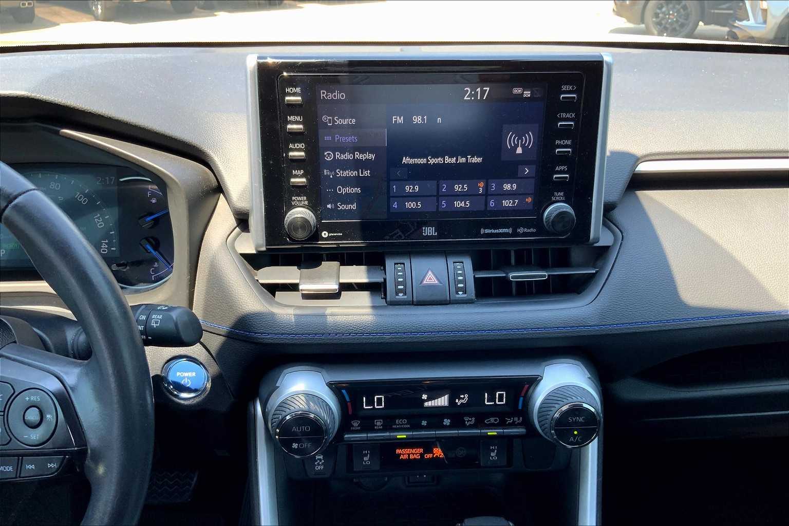 2019 Toyota RAV4 Hybrid XSE photo 6