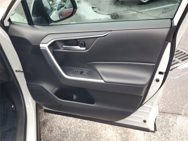 2022 Toyota RAV4 XLE Premium photo 34