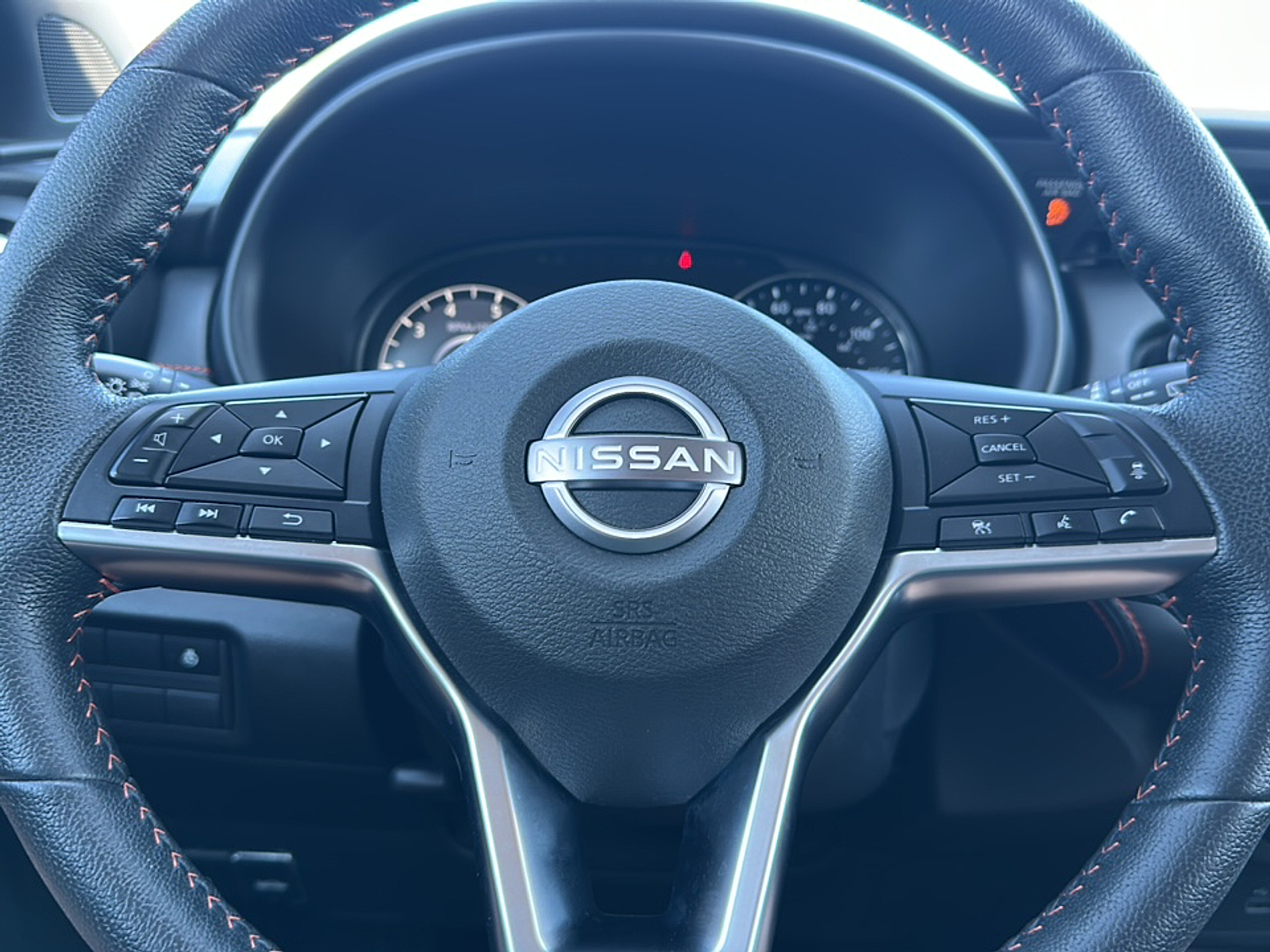 2023 Nissan Kicks SR photo 11