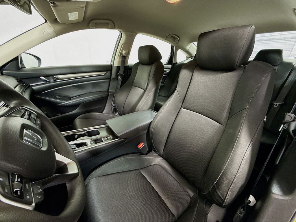 2019 Honda Accord LX 1.5T photo 18