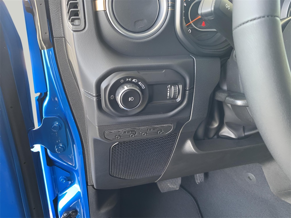 2025 Jeep Wrangler Sahara photo 22