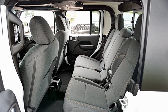 New 2025 Bright White Clear-Coat Exterior Paint Jeep Willys image 23