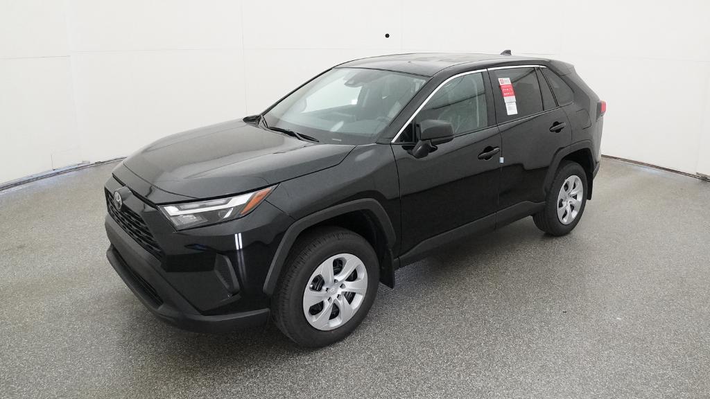 2025 Toyota RAV4 LE's photo
