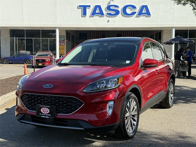 2022 Ford Escape Titanium's photo