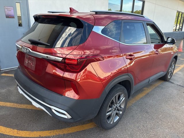 2023 Kia Seltos S photo 2
