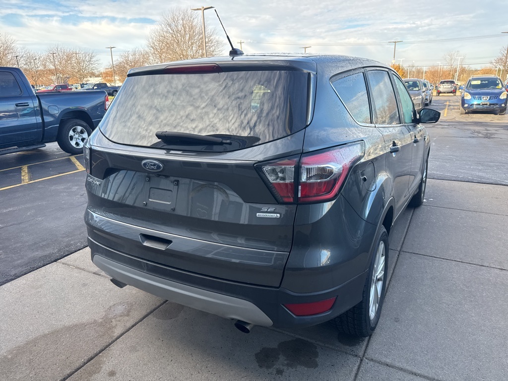 2017 Ford Escape SE photo 3