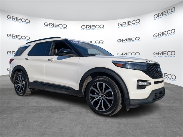 2023 Ford Explorer ST's photo