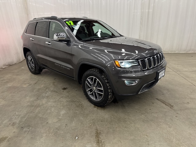 2017 Jeep Grand Cherokee Limited's photo