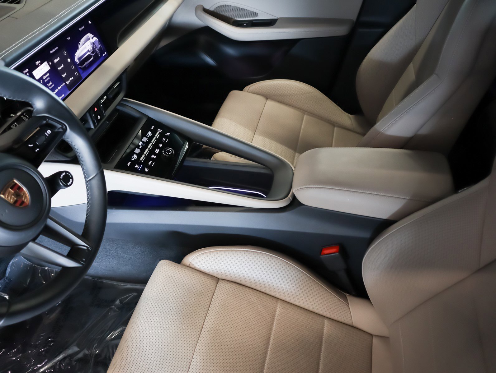 2025 Porsche Macan Electric photo 17