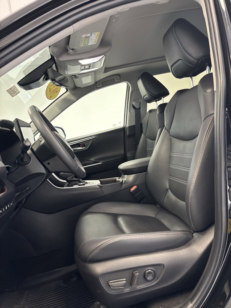 2023 Toyota RAV4 Hybrid Limited photo 8