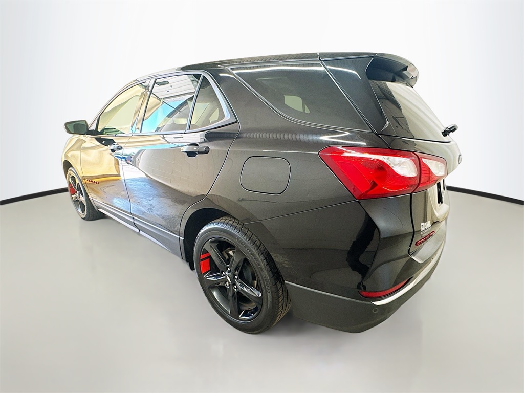 2018 Chevrolet Equinox LT photo 2