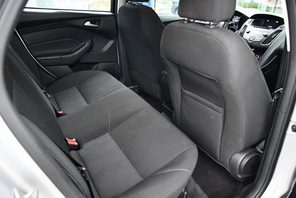 2015 Ford Focus SE photo 24