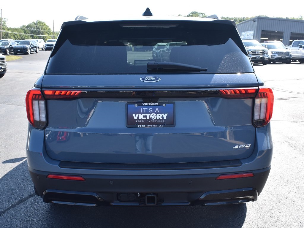 2025 Ford Explorer ST-Line photo 23