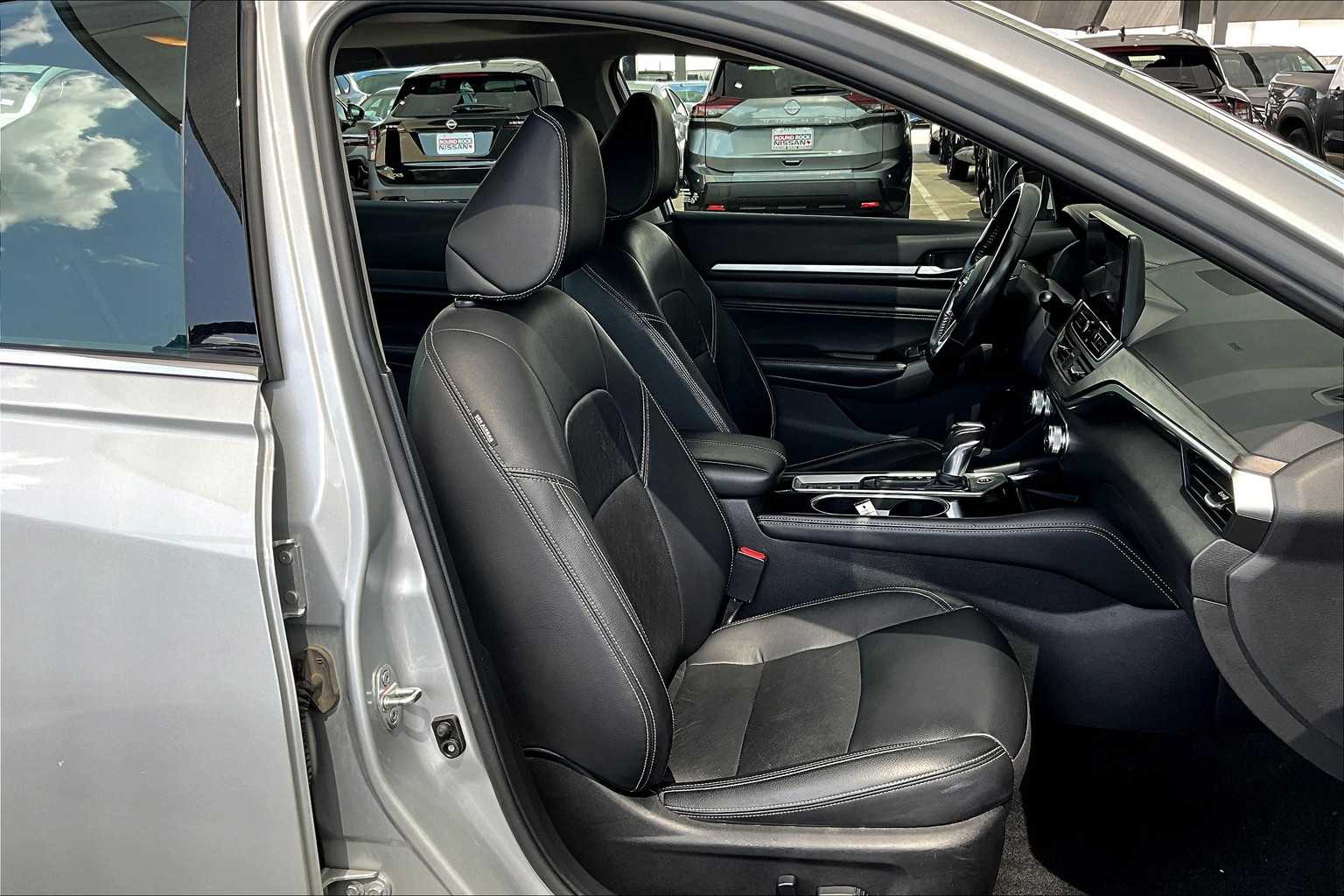 2023 Nissan Altima 2.5 SL photo 8