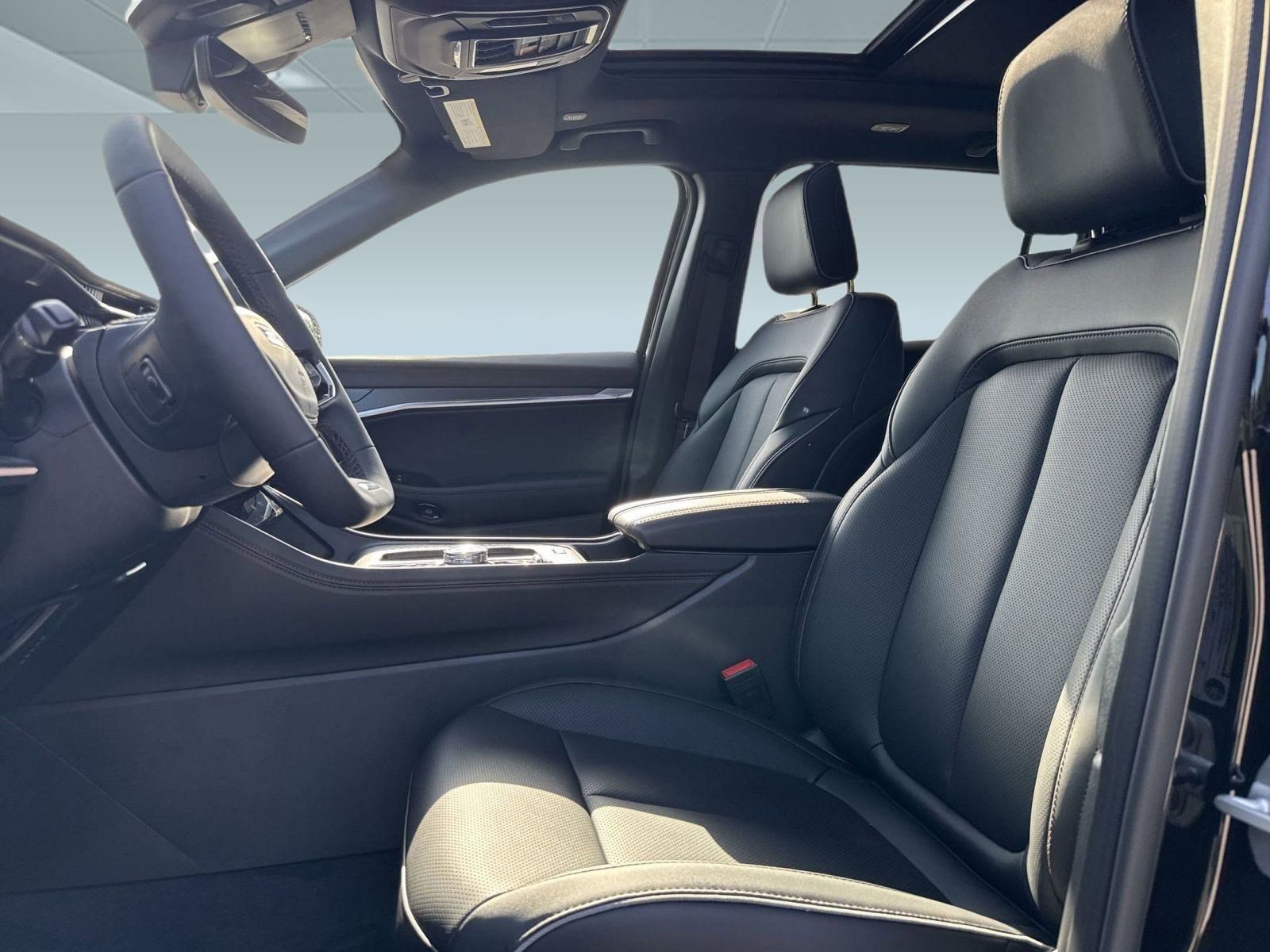 2025 Jeep Wagoneer S Limited photo 3