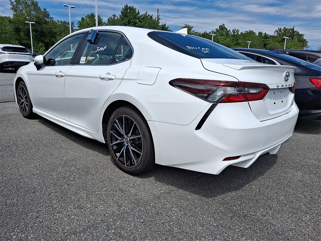 2022 Toyota Camry SE photo 4