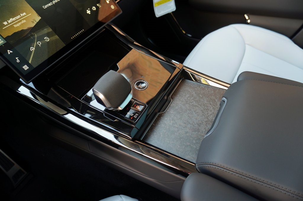 2025 Land Rover Range Rover Sport SE photo 25
