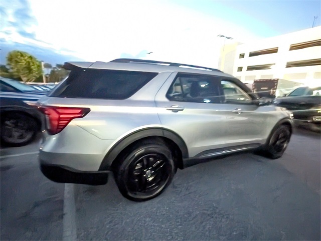 2025 Ford Explorer photo 11