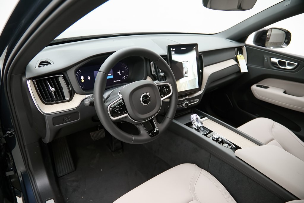2026 VOLVO XC60 - Image 11
