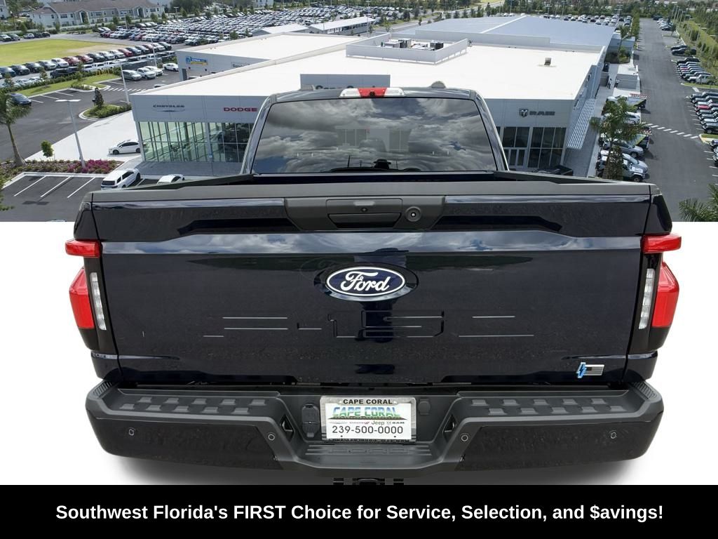 2025 Ford F-150 Lightning photo 3