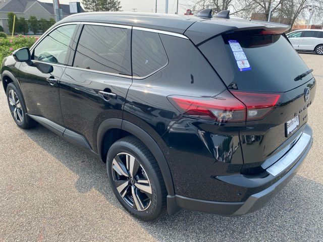 2025 Nissan Rogue SL photo 5
