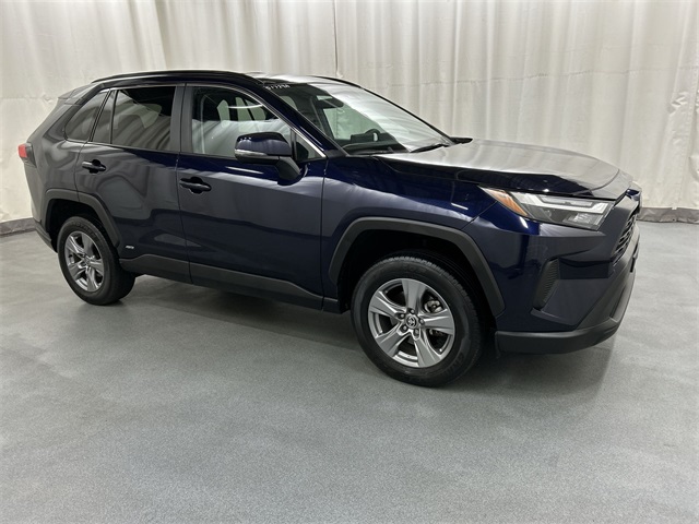 2022 Toyota RAV4 XLE's photo