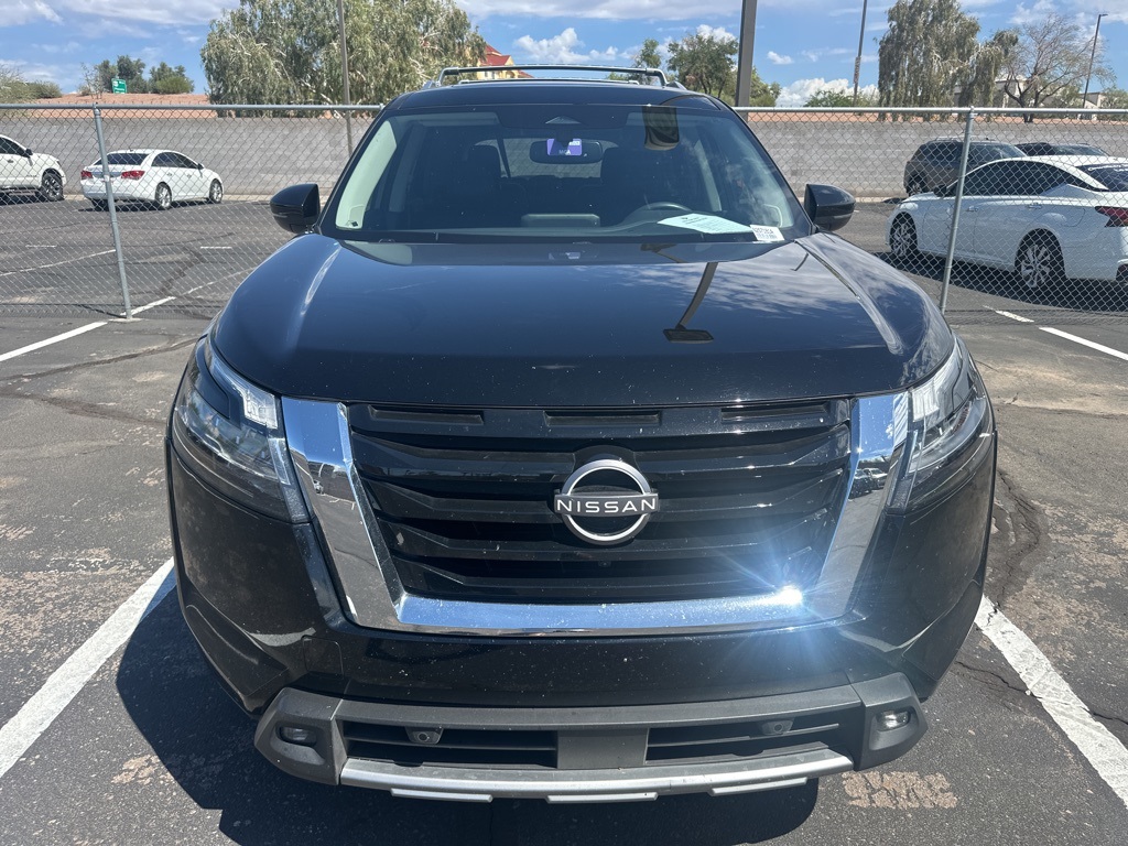 2022 Nissan Pathfinder SL photo 2