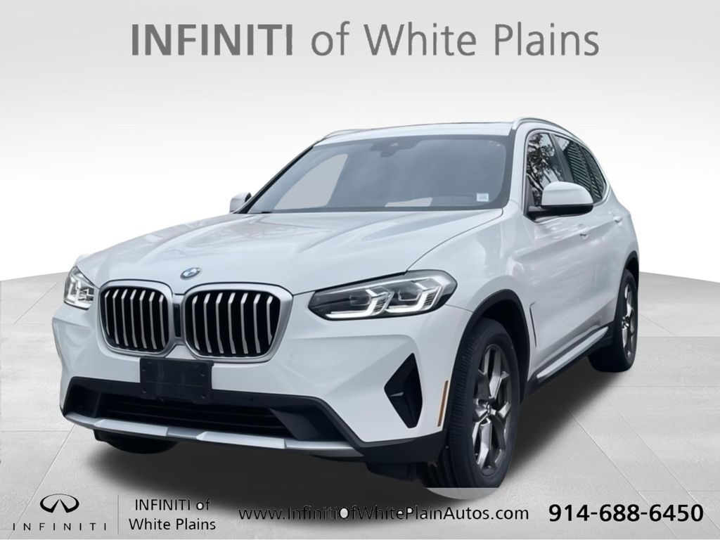 2022 BMW X3 30i's photo