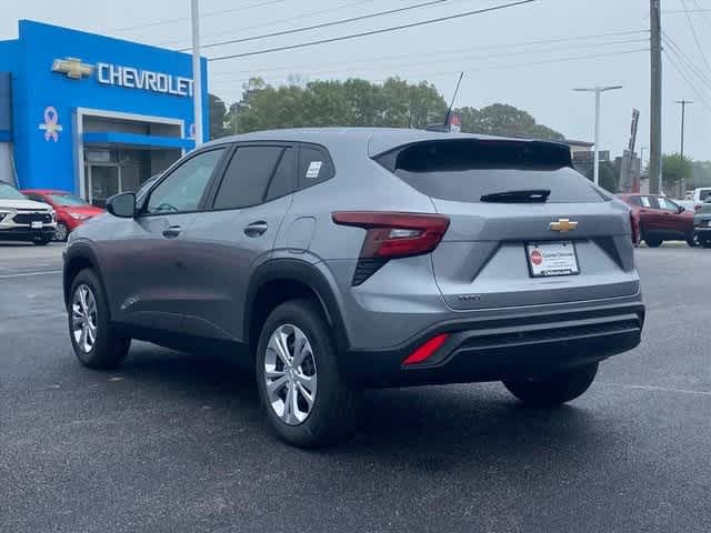2026 Chevrolet Trax LS photo 4