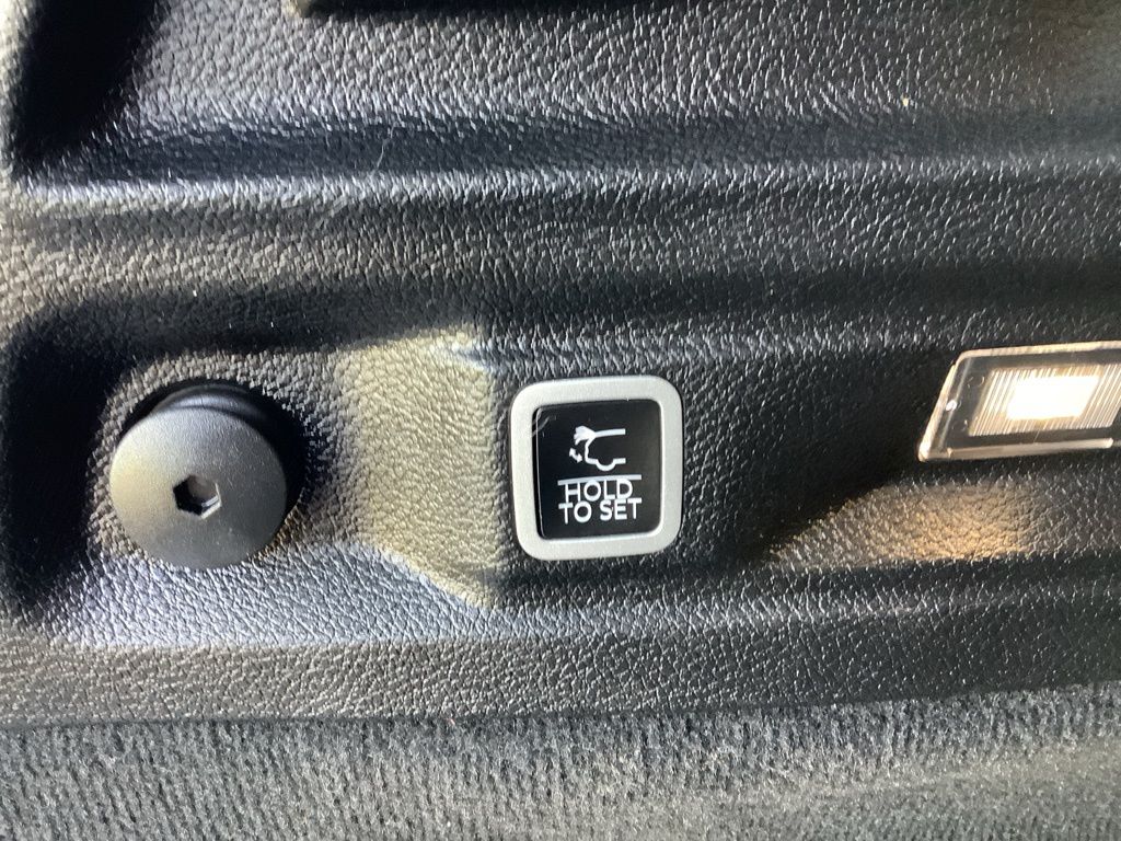 2023 Jeep Grand Cherokee L Summit photo 36