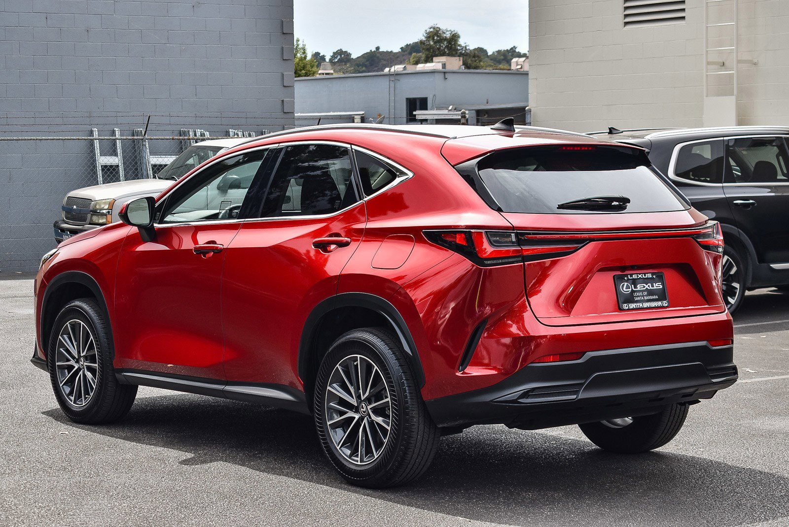 2022 Lexus NX 350h Premium photo 4