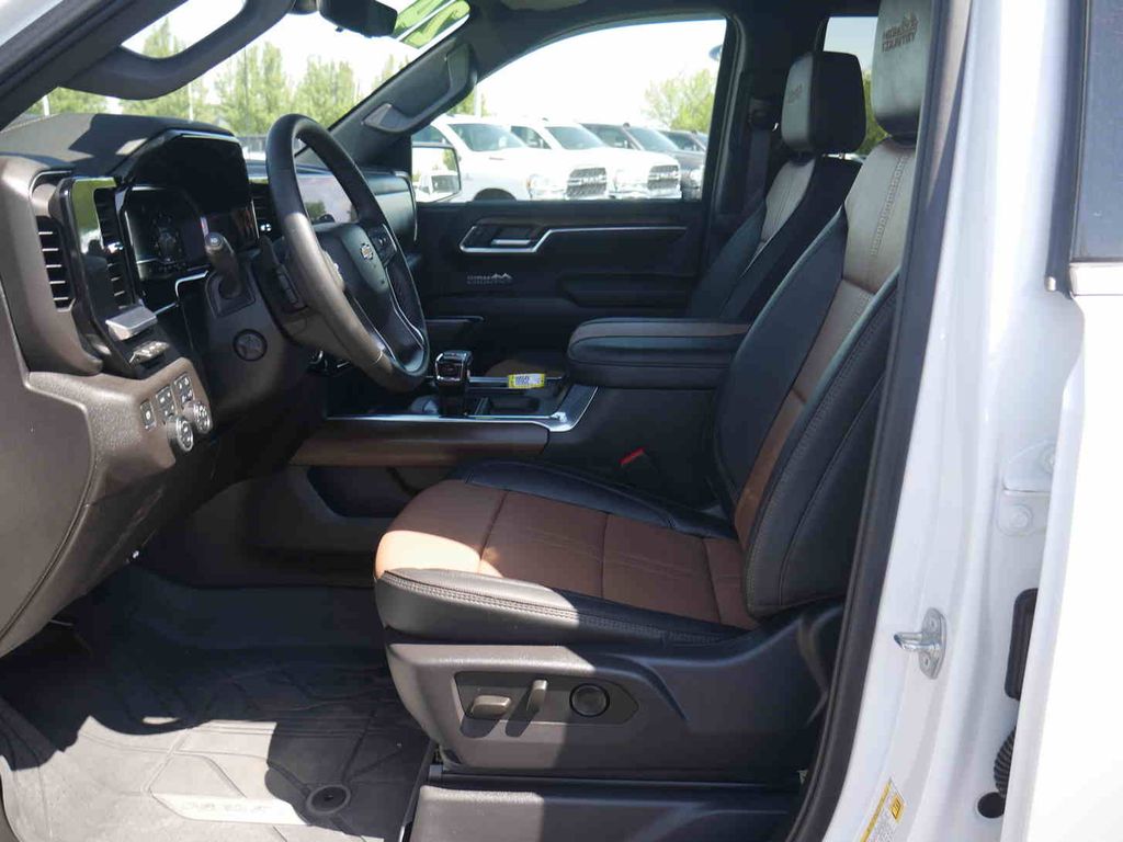 2024 Chevrolet Silverado 1500 High Country photo 21
