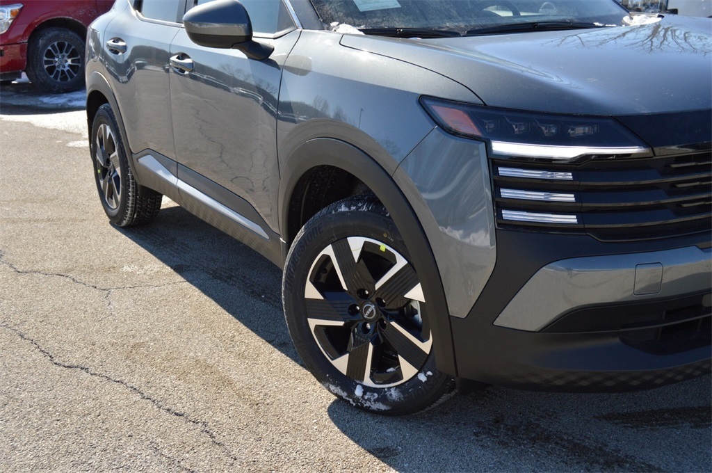2025 Nissan Kicks SV photo 2