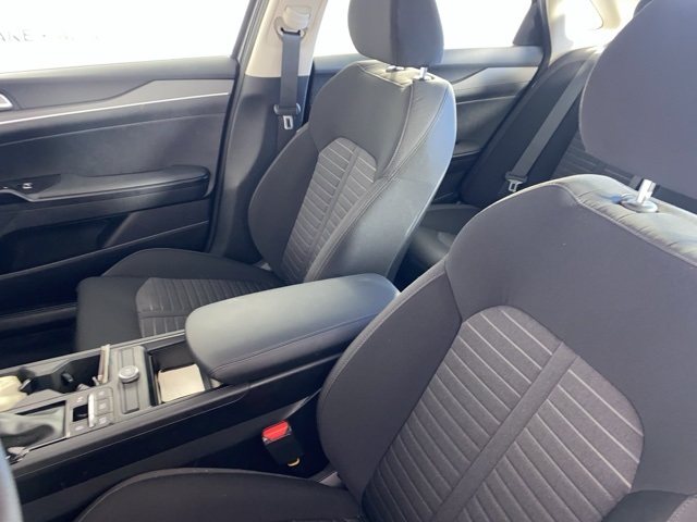 2025 Kia K5 LXS photo 11